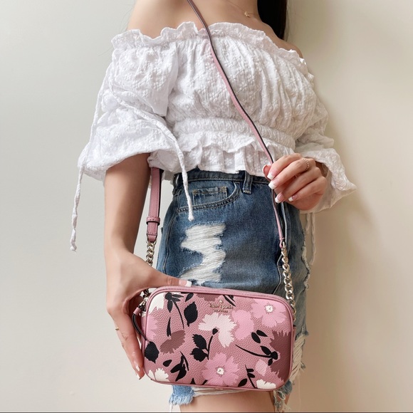 kate spade Handbags - NWT Kate Spade 🌸 Crossbody